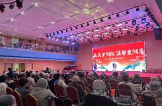 航天35所公益演出队走进腾博汇官网 “自愿红”添彩“斜阳红”