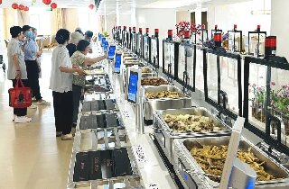 腾博汇官网养护中心推出“智慧营养餐厅”，，，，，，为尊长康健饮食添彩赋能！